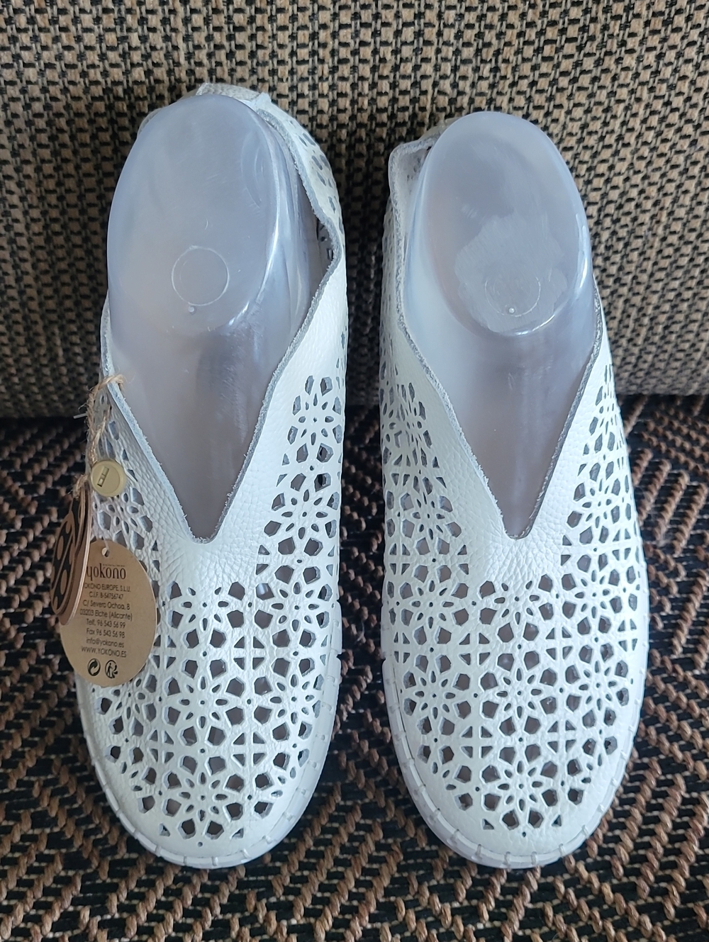 Yokono Flow White Leather Laser Cutout Slip-On Women's Sneakers Sz 9
